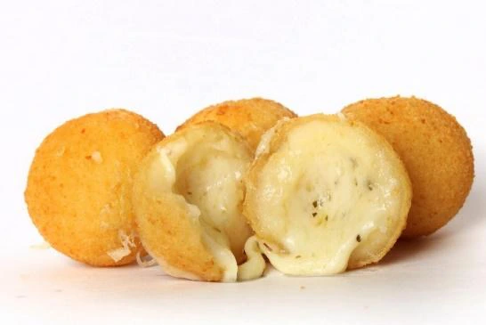Bolinha de queijo — Fornalha de Minas